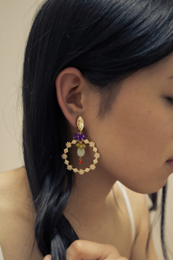 Pendientes de Pieza Labrada Esmaltada, con Cristales